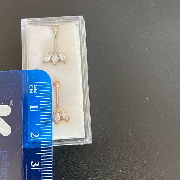 New Rhona Sutton Bodifine Set of 2 Colors Marquise Crystal belly piercing rings - Picture 6 of 6